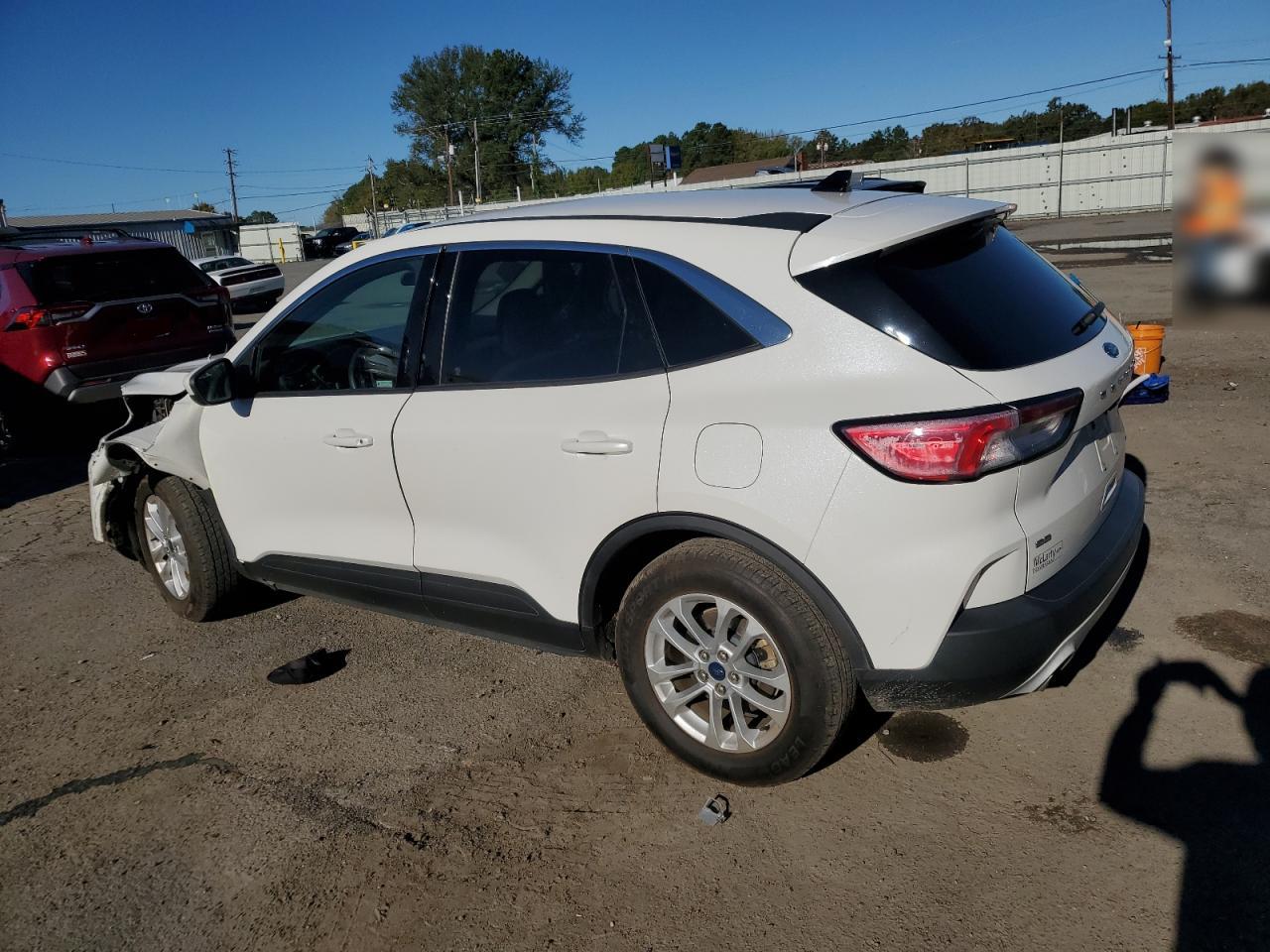 2020 Ford Escape VIN 1FMCU0G61LUA33724 Copart auction photo, frame damage / front end damage thumbnail 2