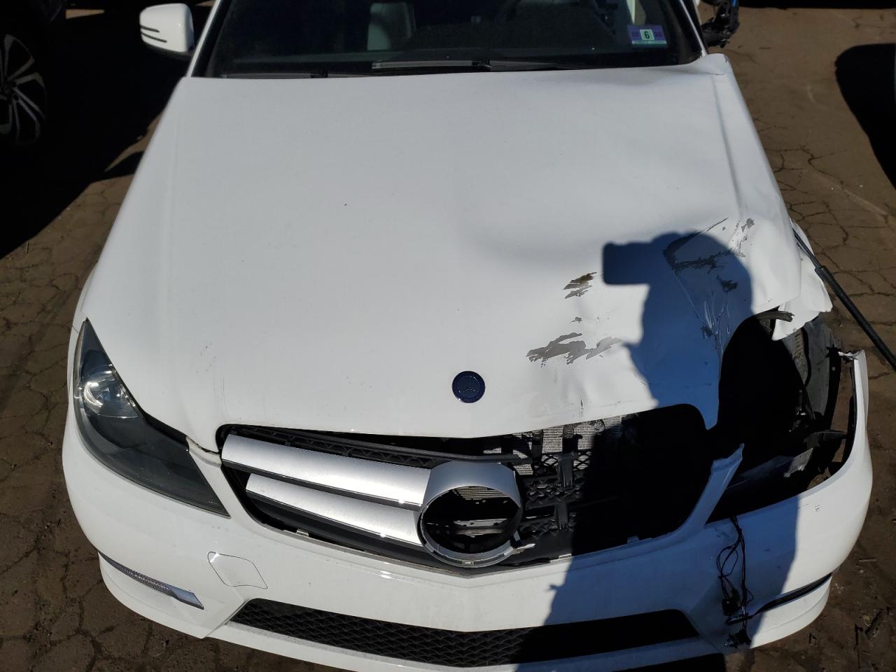 2013 Mercedes-Benz C-klasse VIN WDDGJ8JB0DG058638 Copart auction photo, front end damage thumbnail 11