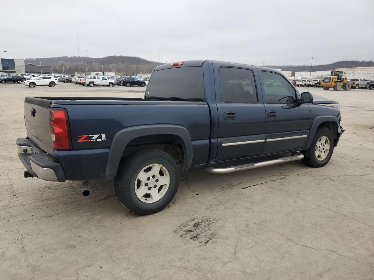 2006 Chevrolet Silverado VIN 2GCEK13T261114087 Copart auction photo, front end damage thumbnail 3