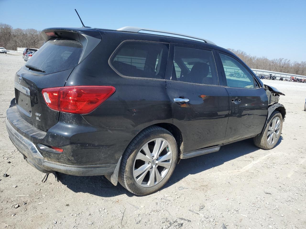2018 Nissan Pathfinder VIN 5N1DR2MM3JC604282 Copart auction photo, front end / side damage thumbnail 3