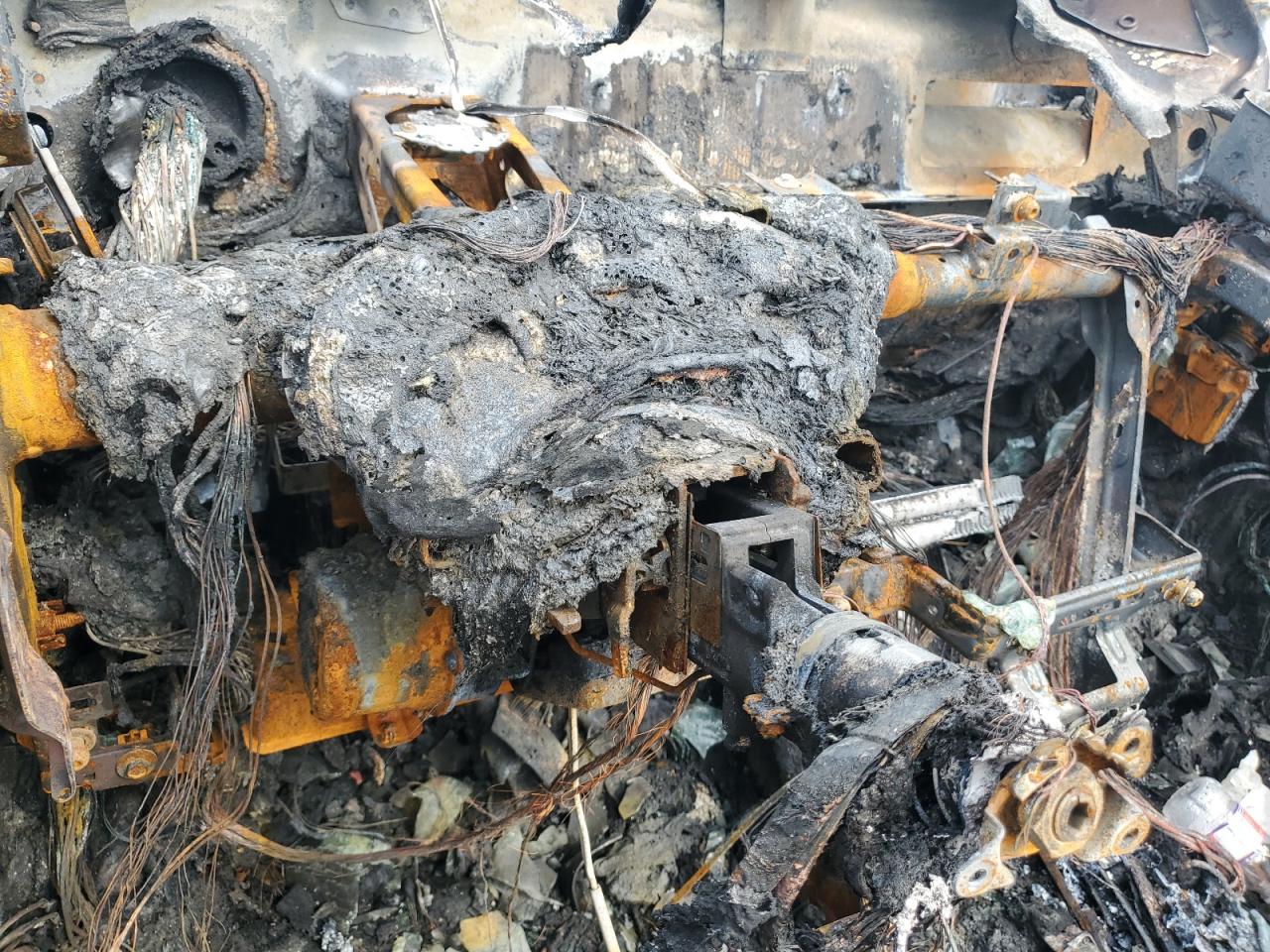 2018 Jeep Compass VIN 3C4NJDCB8JT470952 Copart auction photo, burn / missing/altered vin damage thumbnail 9