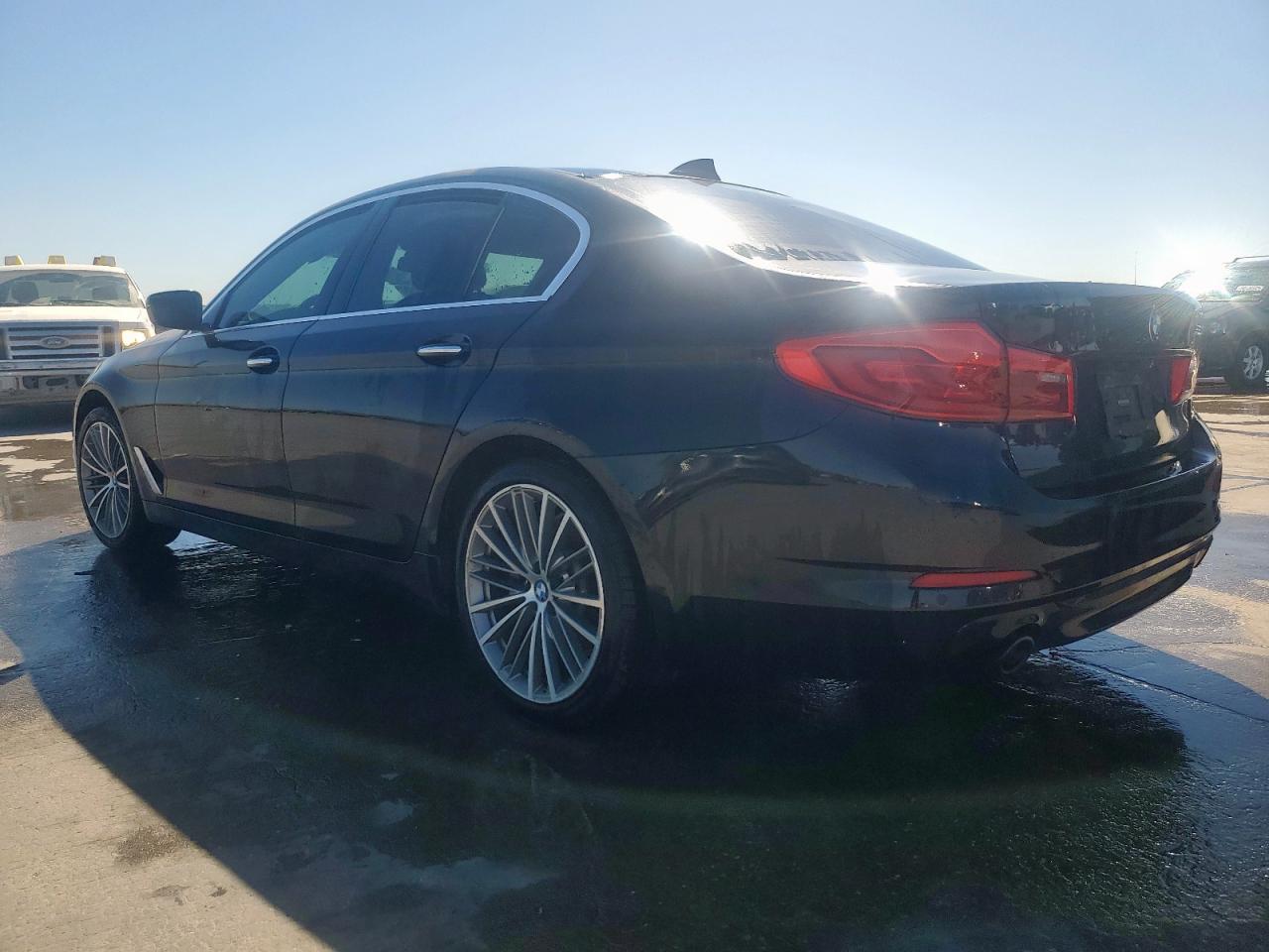 2018 BMW 5er VIN WBAJA5C56JWA37218 Copart auction photo, side / rear end damage thumbnail 2