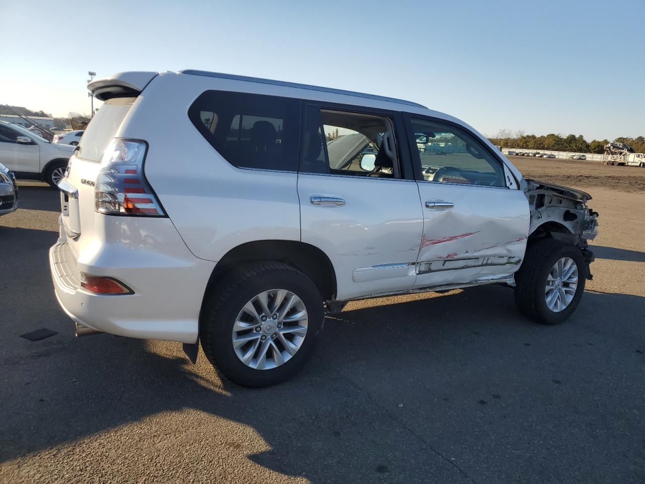 2019 Lexus GX VIN JTJBM7FX6K5220207 Copart auction photo, side / front end damage thumbnail 3