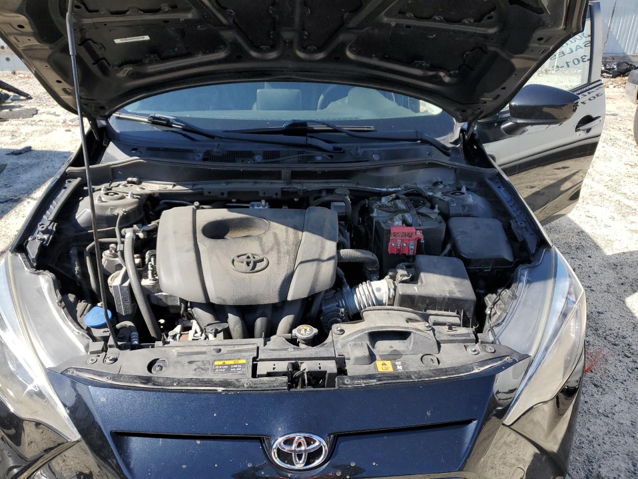 2018 Toyota Yaris VIN 3MYDLBYV0JY318908 Copart auction photo, rear end / minor dent/scratches damage thumbnail 13