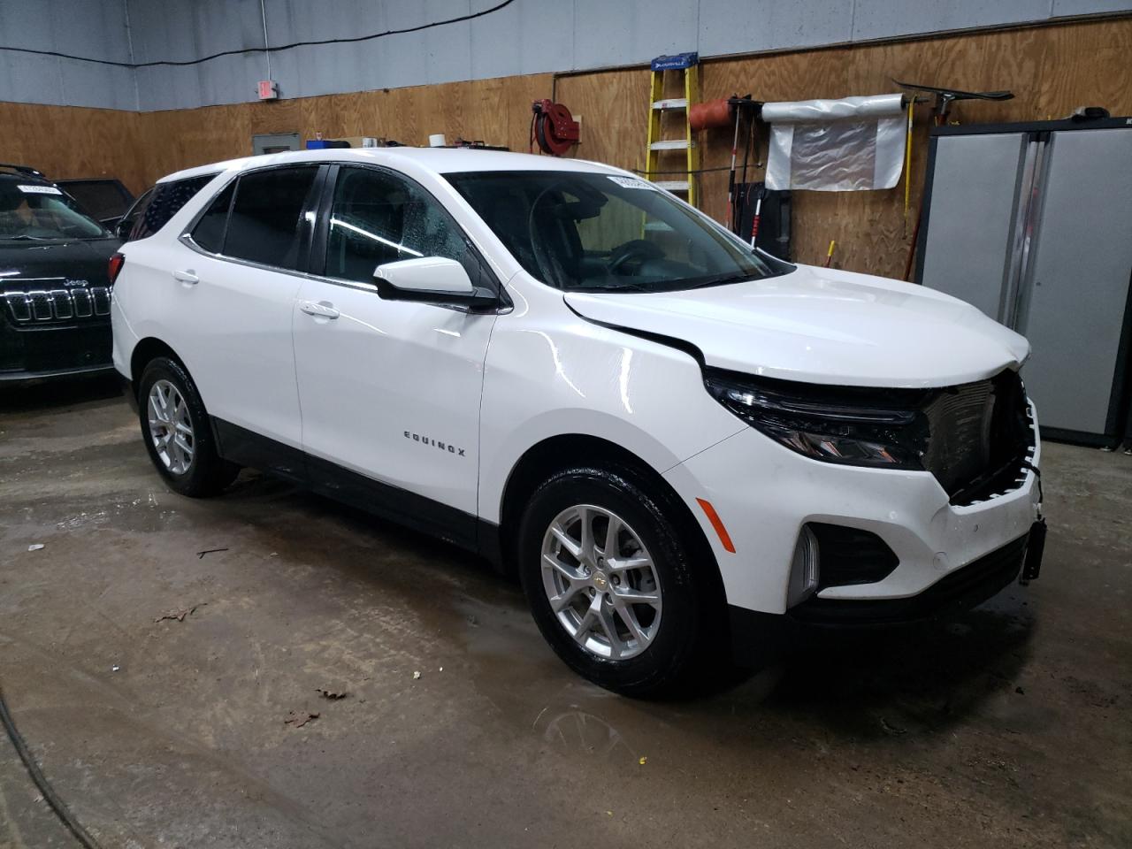 2022 Chevrolet Equinox VIN 3GNAXUEV1NL246889 Copart auction photo, front end / minor dent/scratches damage thumbnail 4