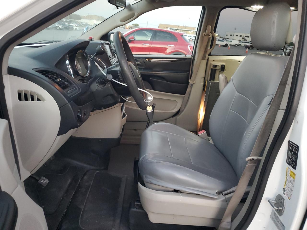 2017 Dodge Caravan VIN 2C4RDGBG2HR776551 Copart auction photo, normal wear damage thumbnail 7