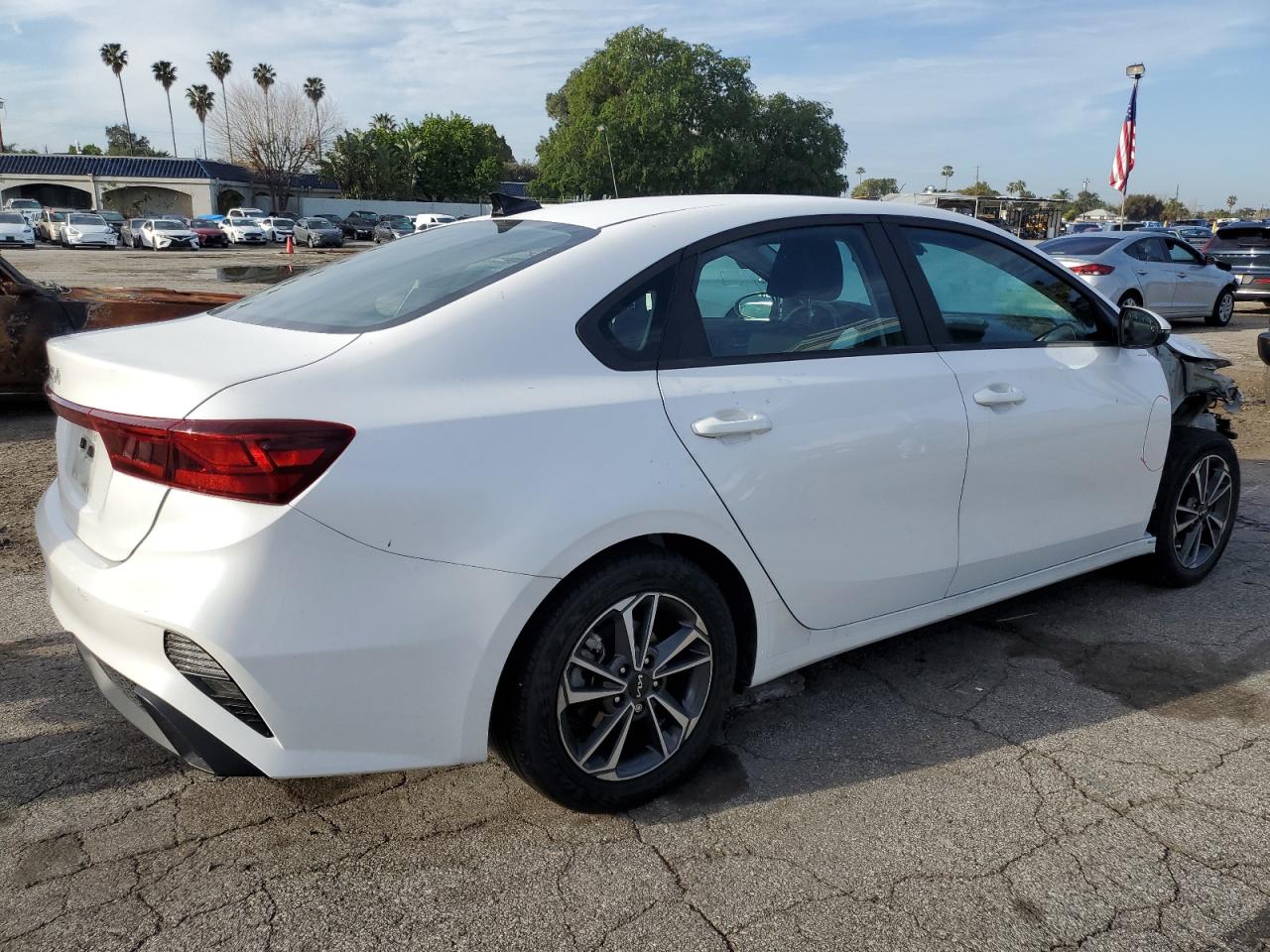 2024 KIA Forte VIN 3KPF24AD2RE701687 Copart auction photo, front end / minor dent/scratches damage thumbnail 3