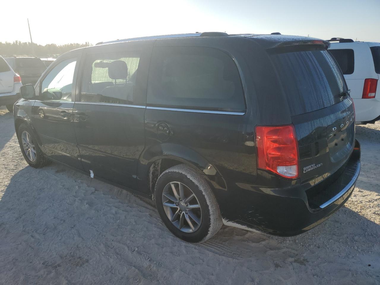 2015 Dodge Caravan VIN 2C4RDGCGXFR660624 Copart auction photo, water/flood damage thumbnail 2
