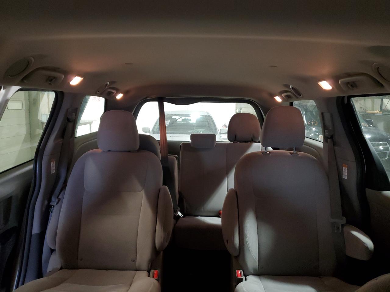 2015 Toyota Sienna VIN 5TDZK3DC0FS597860 Copart auction photo, front end / minor dent/scratches damage thumbnail 10