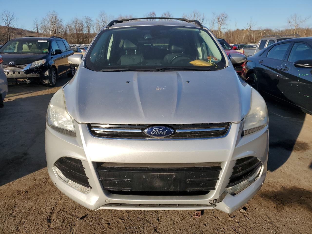 2013 Ford Escape VIN 1FMCU9H92DUC06732 Copart auction photo, side / minor dent/scratches damage thumbnail 5