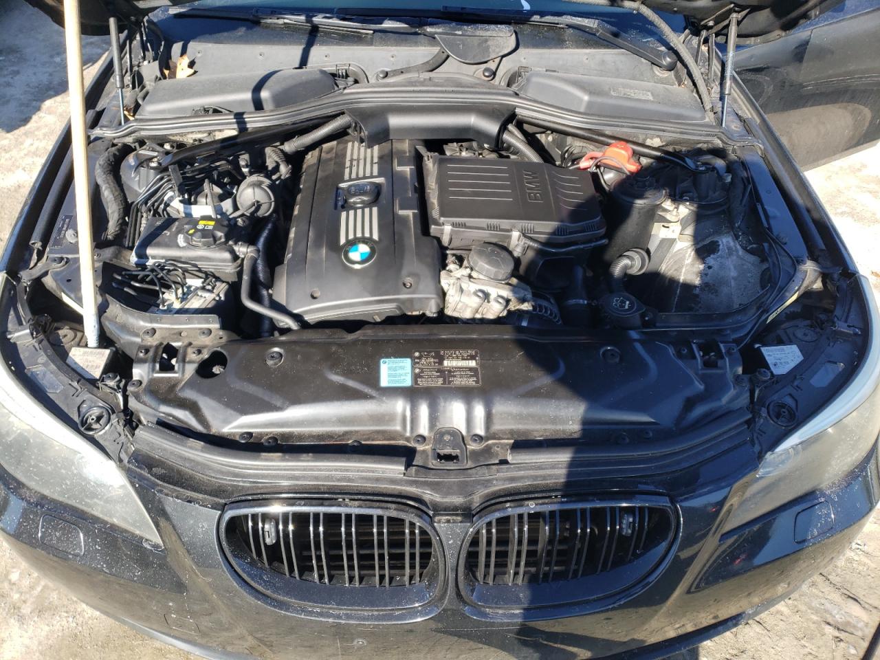2009 BMW 5er VIN WBANV93509C132865 Copart auction photo, undercarriage / minor dent/scratches damage thumbnail 11