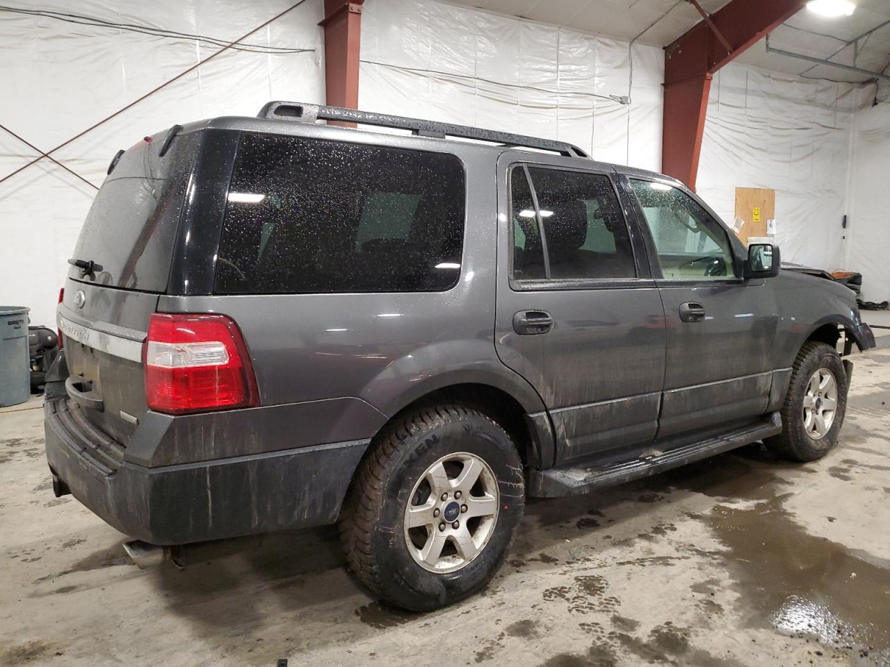 2015 Ford Expedition VIN 1FMJU1GT7FEF45778 Copart auction photo, front end / minor dent/scratches damage thumbnail 3