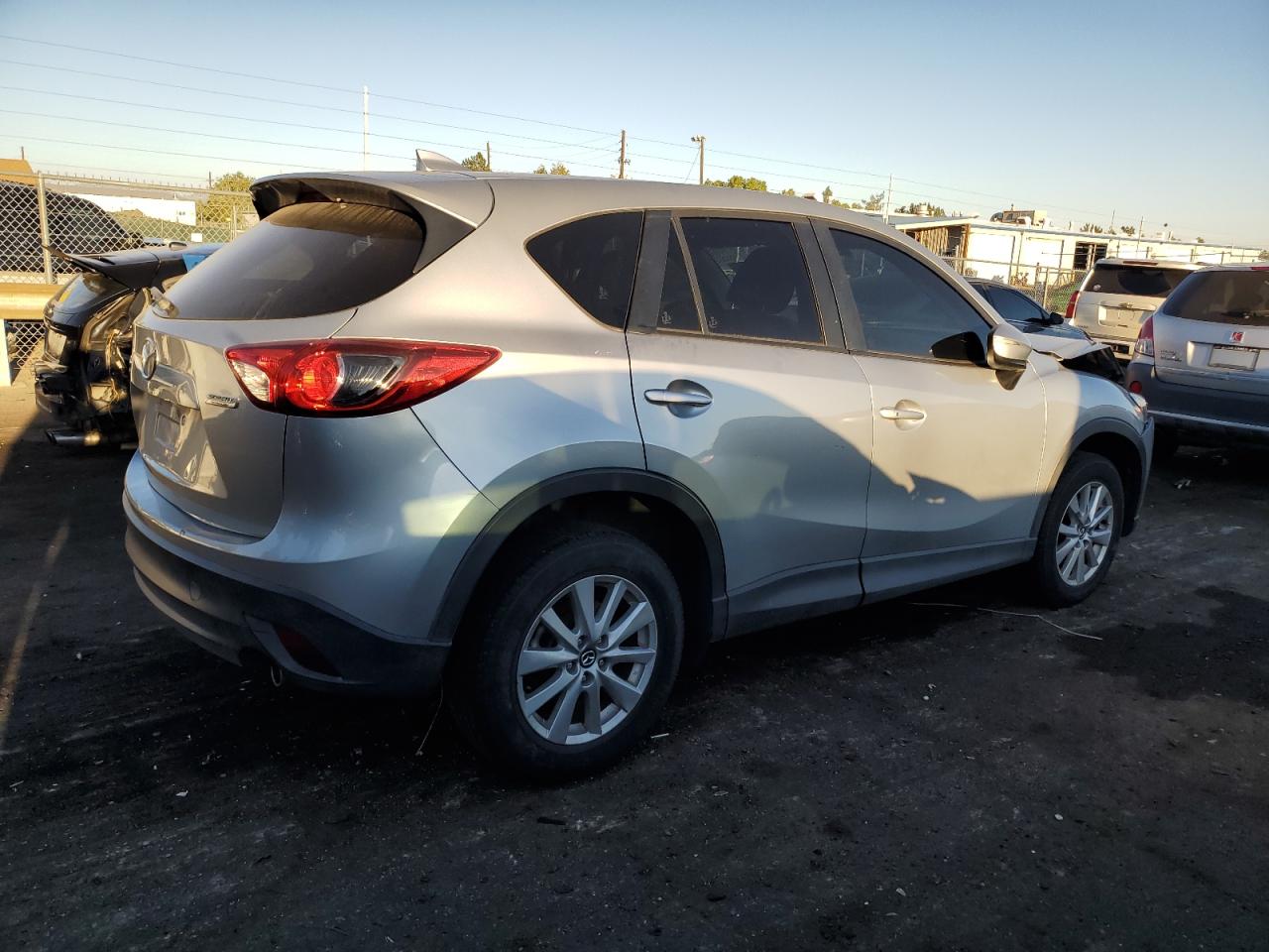 2016 Mazda CX-5 VIN JM3KE4CY5G0913924 Copart auction photo, front end damage thumbnail 3