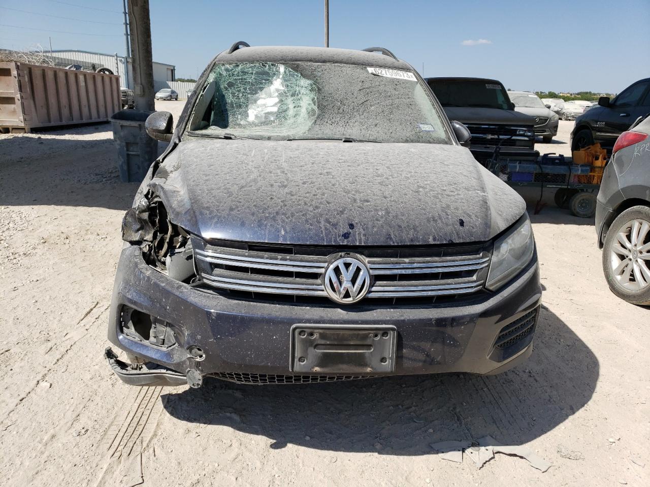 2016 Volkswagen Tiguan VIN WVGAV7AX5GW583789 Copart auction photo, front end damage thumbnail 5