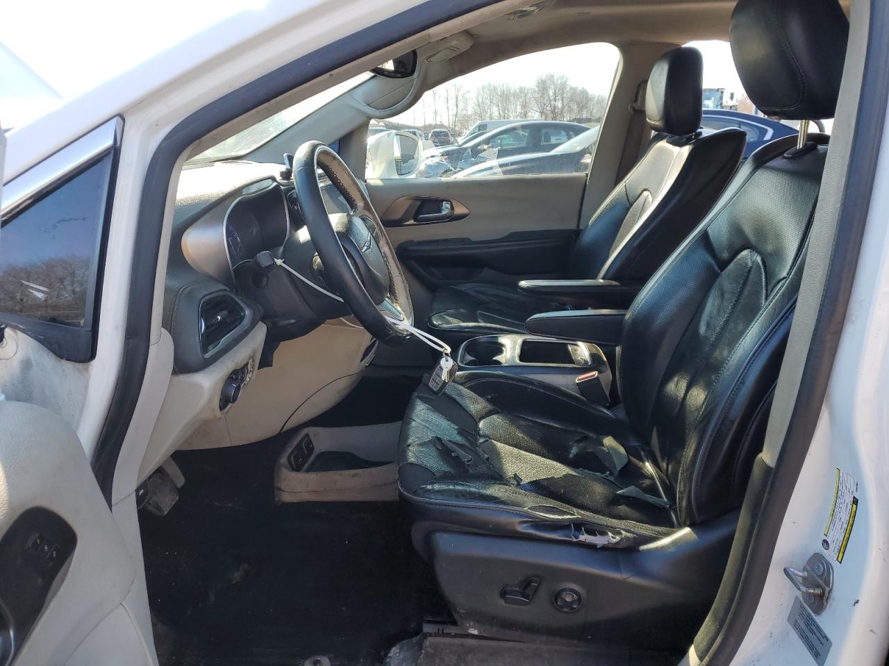 2017 Chrysler Pacifica VIN 2C4RC1GGXHR837881 Copart auction photo, front end damage thumbnail 7