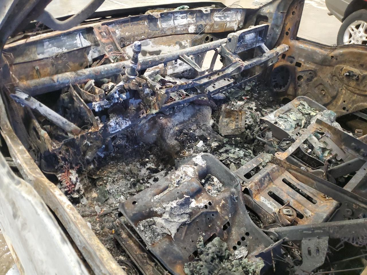 2004 Ford F250 VIN 1FTNX21PX4EA83275 Copart auction photo, burn damage thumbnail 8