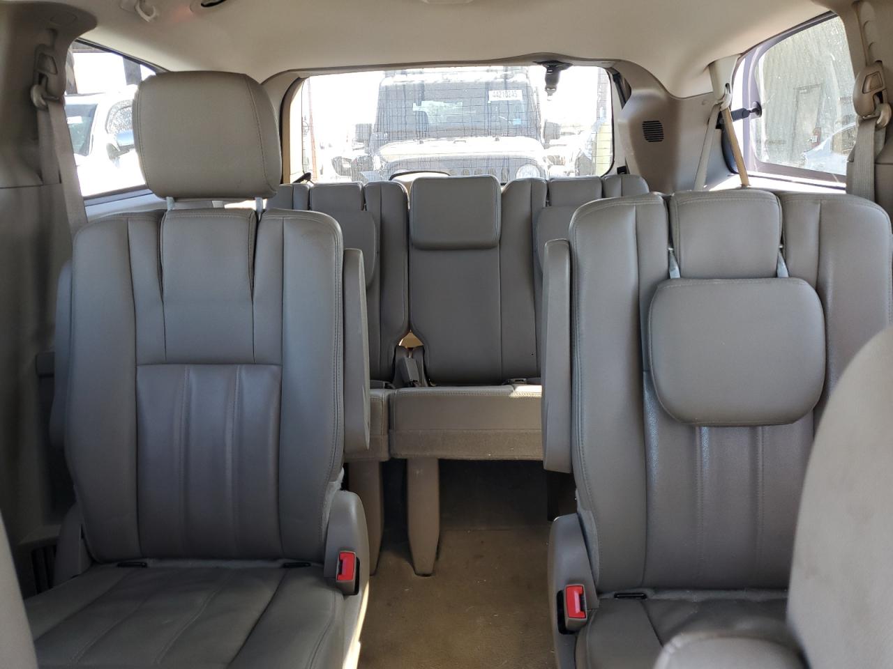 2016 Chrysler Town & Country VIN 2C4RC1BG1GR164792 Copart auction photo, front end damage thumbnail 10