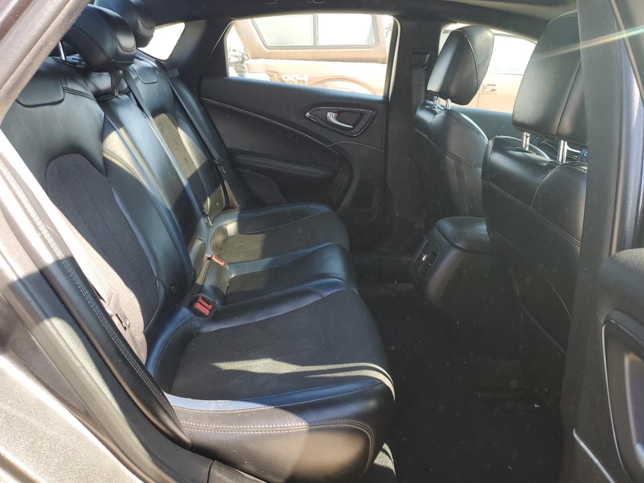 2015 Chrysler 200 VIN 1C3CCCBB0FN553865 Copart auction photo, front end / side damage thumbnail 10