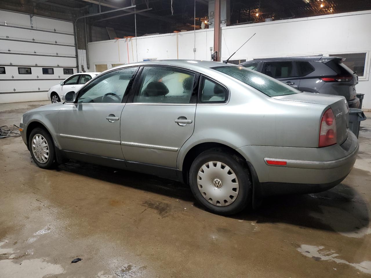 2004 Volkswagen Passat VIN WVWMD63B74P204751 Copart auction photo, front end / side damage thumbnail 2