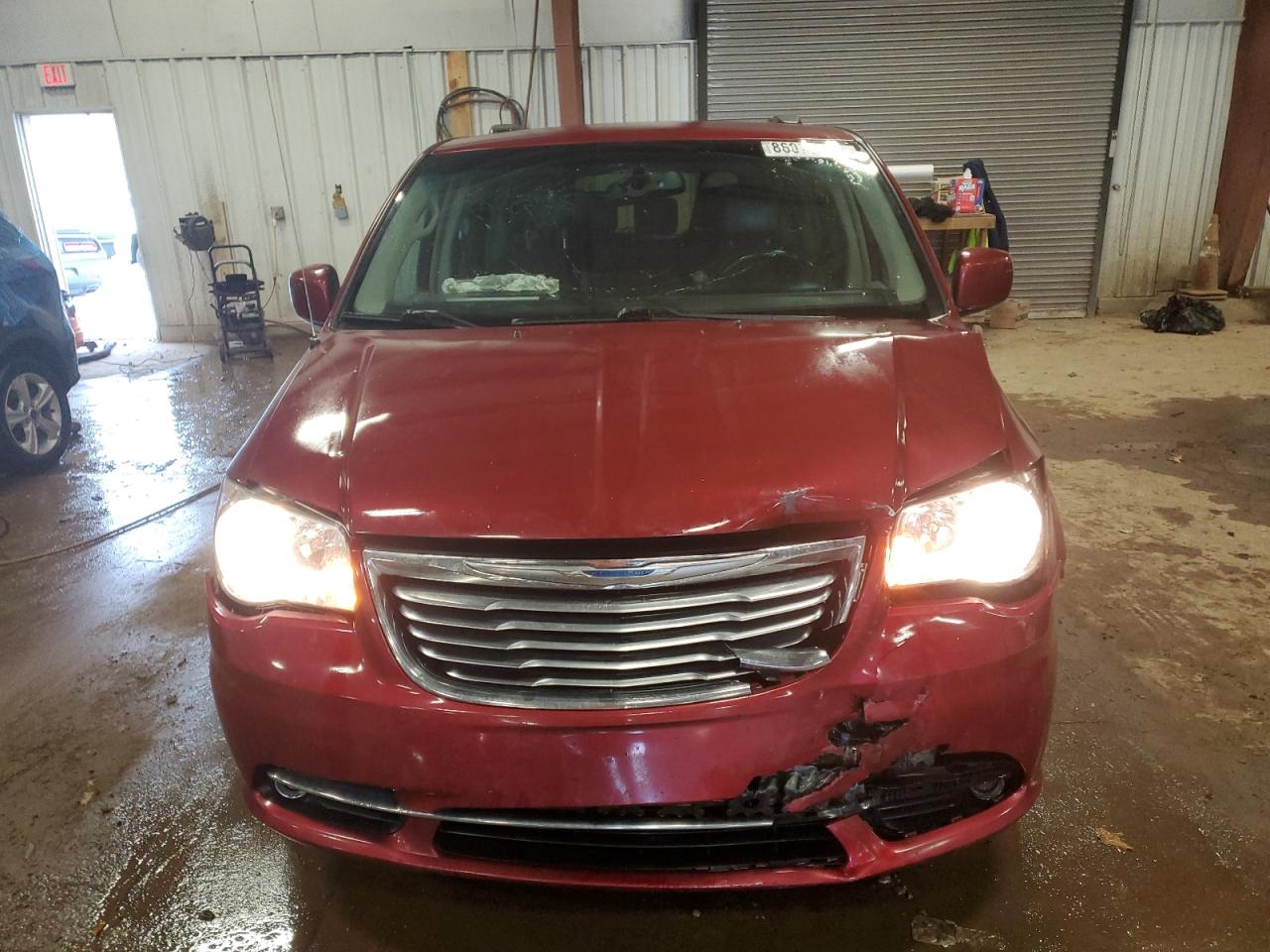 2015 Chrysler Town & Country VIN 2C4RC1BG2FR552029 Copart auction photo, front end damage thumbnail 5