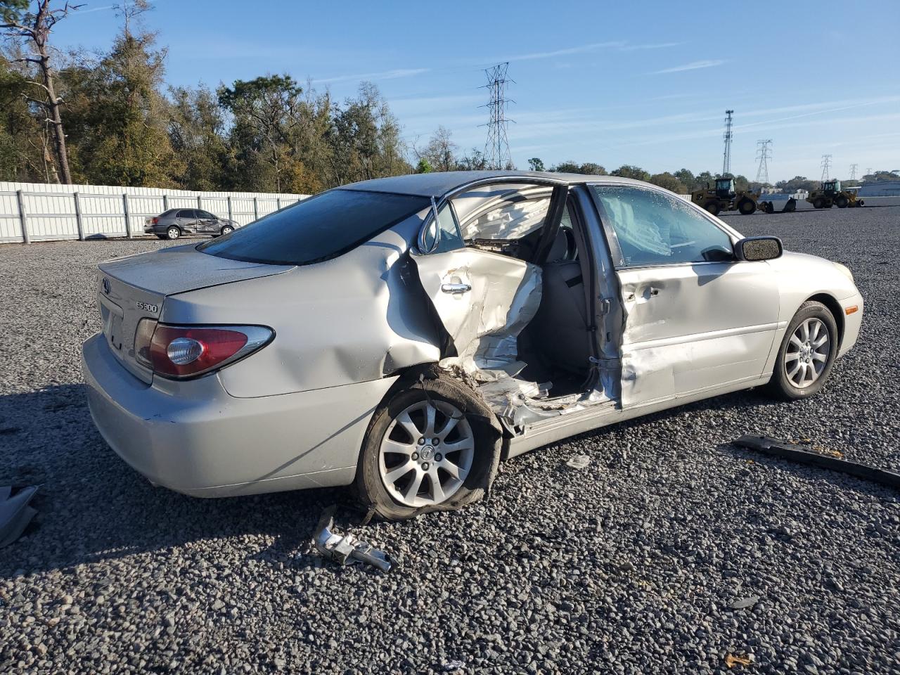 2003 Lexus ES VIN JTHBF30G830131492 Copart auction photo, side / rear end damage thumbnail 3