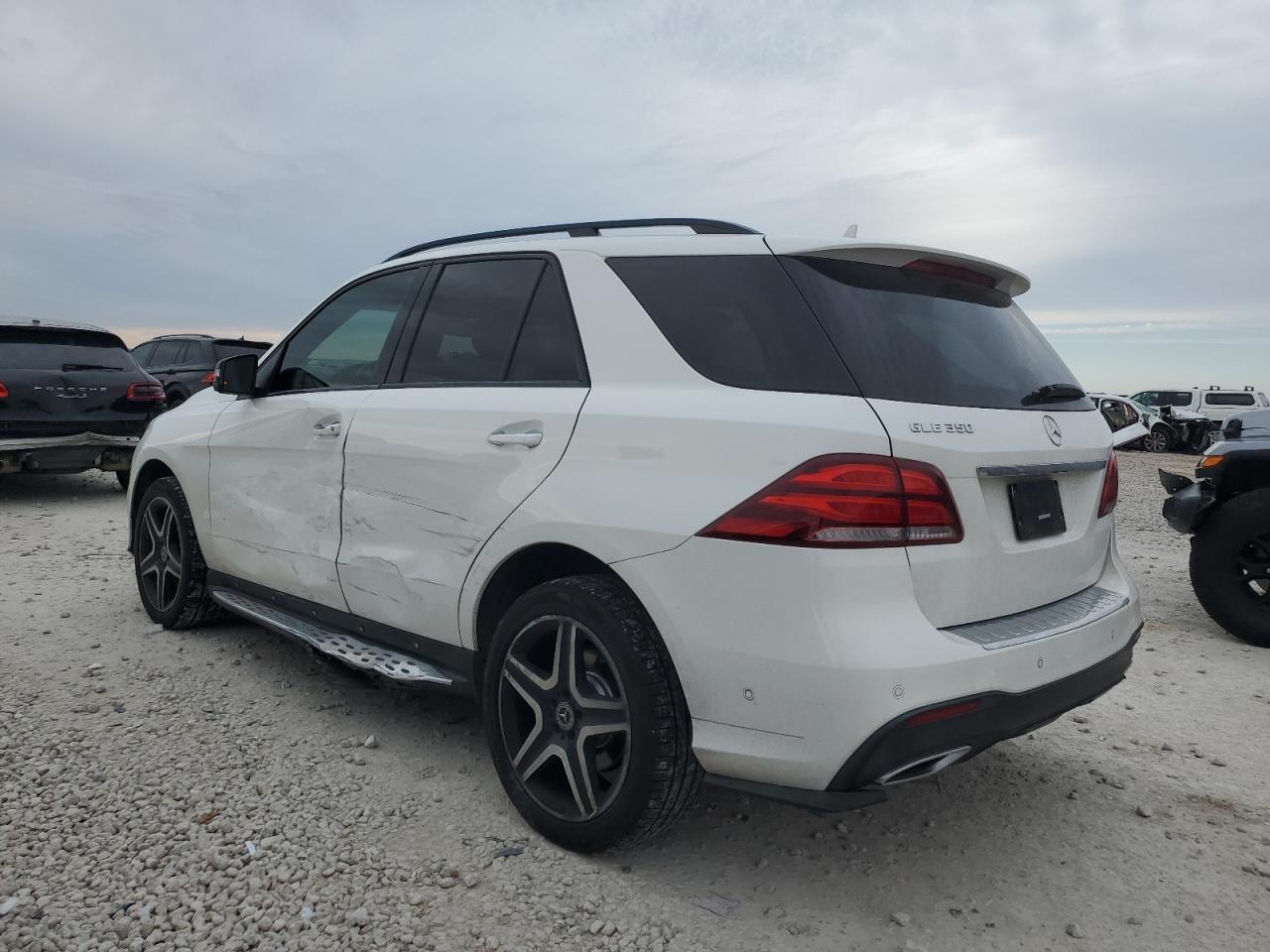 2017 Mercedes-Benz GLE VIN 4JGDA5JB2HA923657 Copart auction photo, side / minor dent/scratches damage thumbnail 2