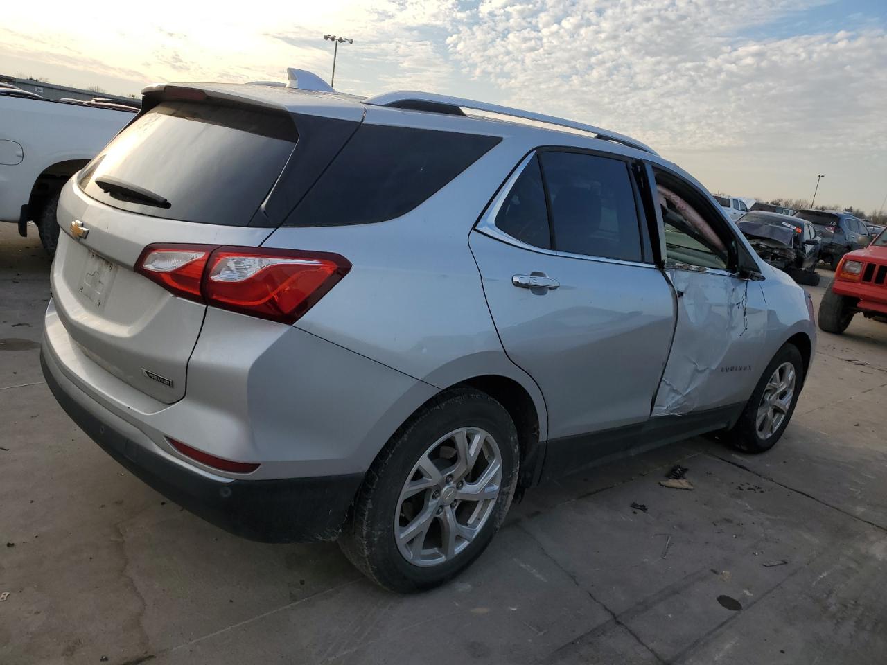 2018 Chevrolet Equinox VIN 3GNAXMEV6JS505036 Copart auction photo, side / front end damage thumbnail 3