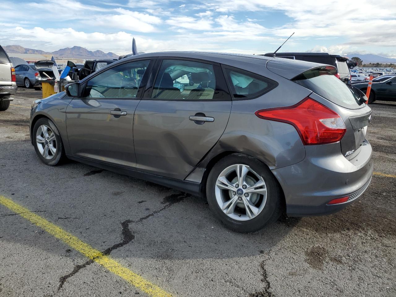 2014 Ford Focus VIN 1FADP3K23EL169762 Copart auction photo, rear end / side damage thumbnail 2