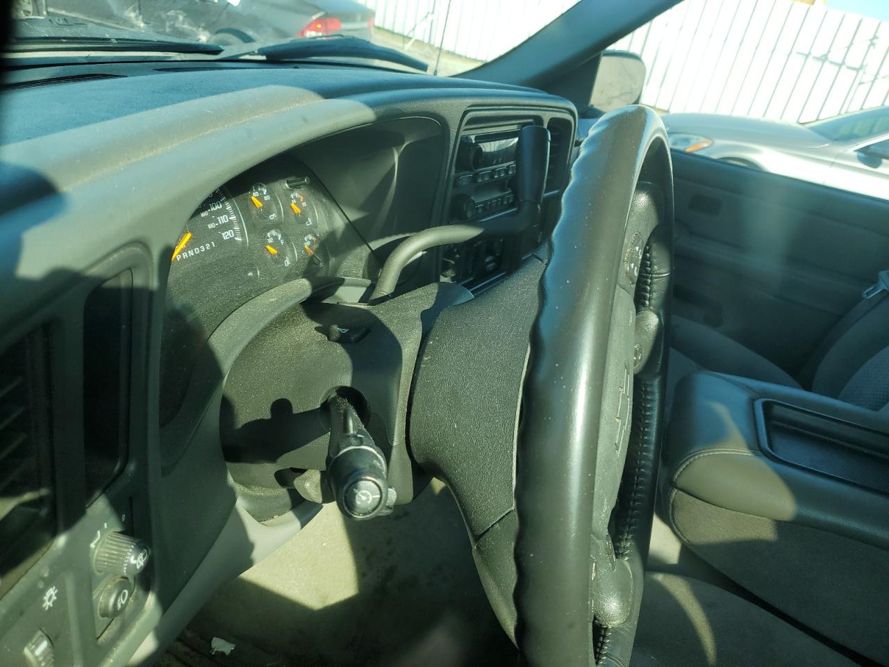 2006 Chevrolet Suburban VIN 1GNEC16Z66J128522 Copart auction photo, water/flood / minor dent/scratches damage thumbnail 9
