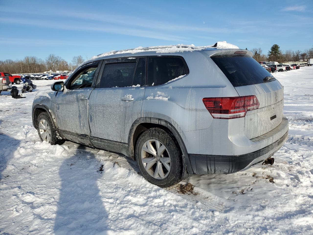 2018 Volkswagen Atlas VIN 1V2KR2CA2JC530032 Copart auction photo, all over damage thumbnail 2