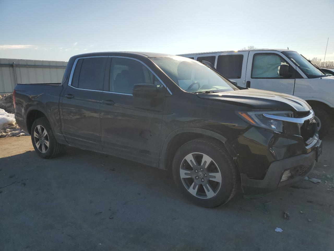 2017 Honda Ridgeline VIN 5FPYK3F56HB037530 Copart auction photo, front end damage thumbnail 4