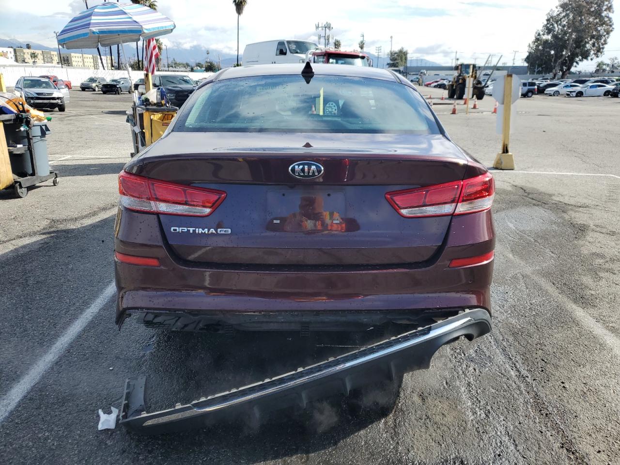 2020 KIA Optima VIN 5XXGT4L39LG402251 Copart auction photo, rear end / minor dent/scratches damage thumbnail 6