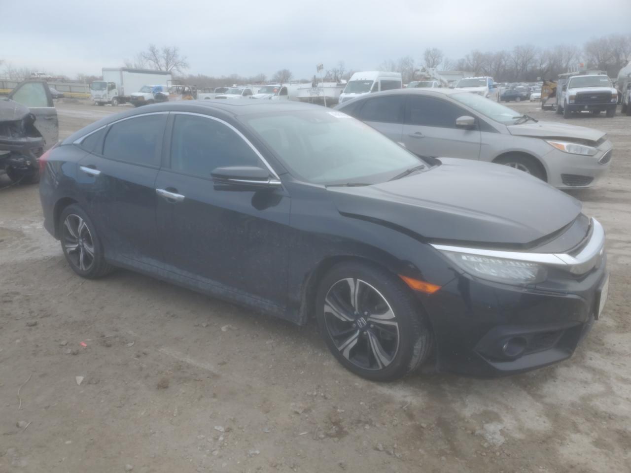 2017 Honda Civic VIN 19XFC1F92HE008956 Copart auction photo, front end damage thumbnail 4