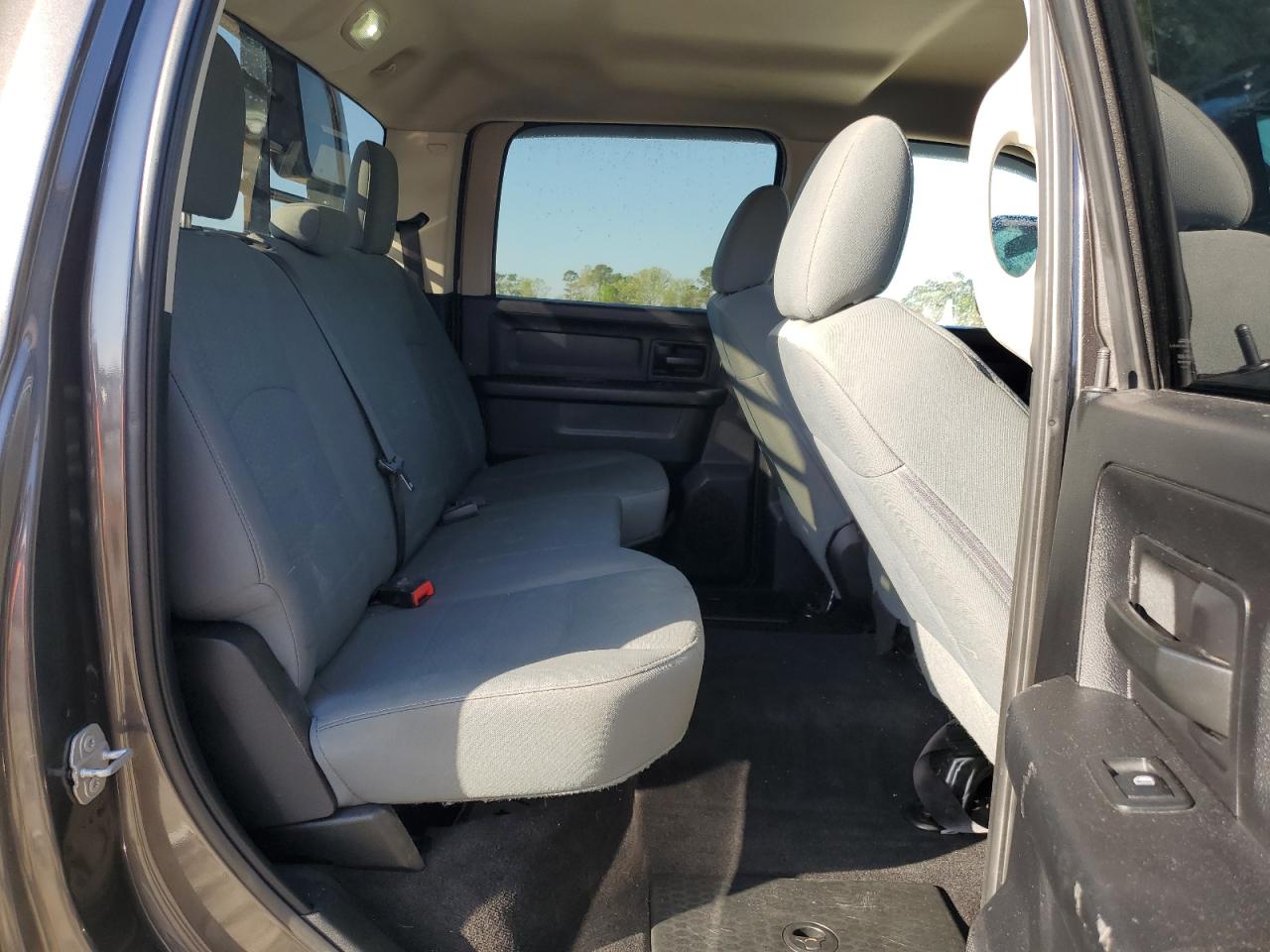 2018 RAM 3500 VIN 3C63RRGL4JG143917 Copart auction photo, undercarriage / front end damage thumbnail 6