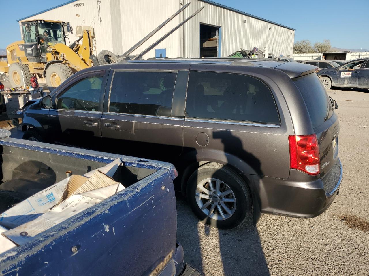 2018 Dodge Caravan VIN 2C4RDGCG1JR231543 Copart auction photo, front end damage thumbnail 2