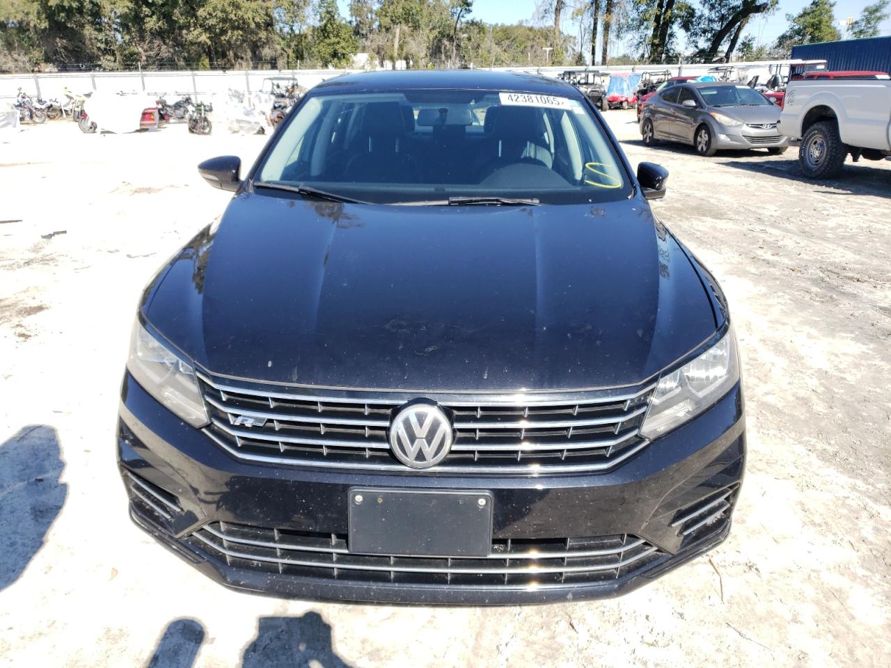 2017 Volkswagen Passat VIN 1VWDT7A34HC045136 Copart auction photo, rear end / mechanical damage thumbnail 5