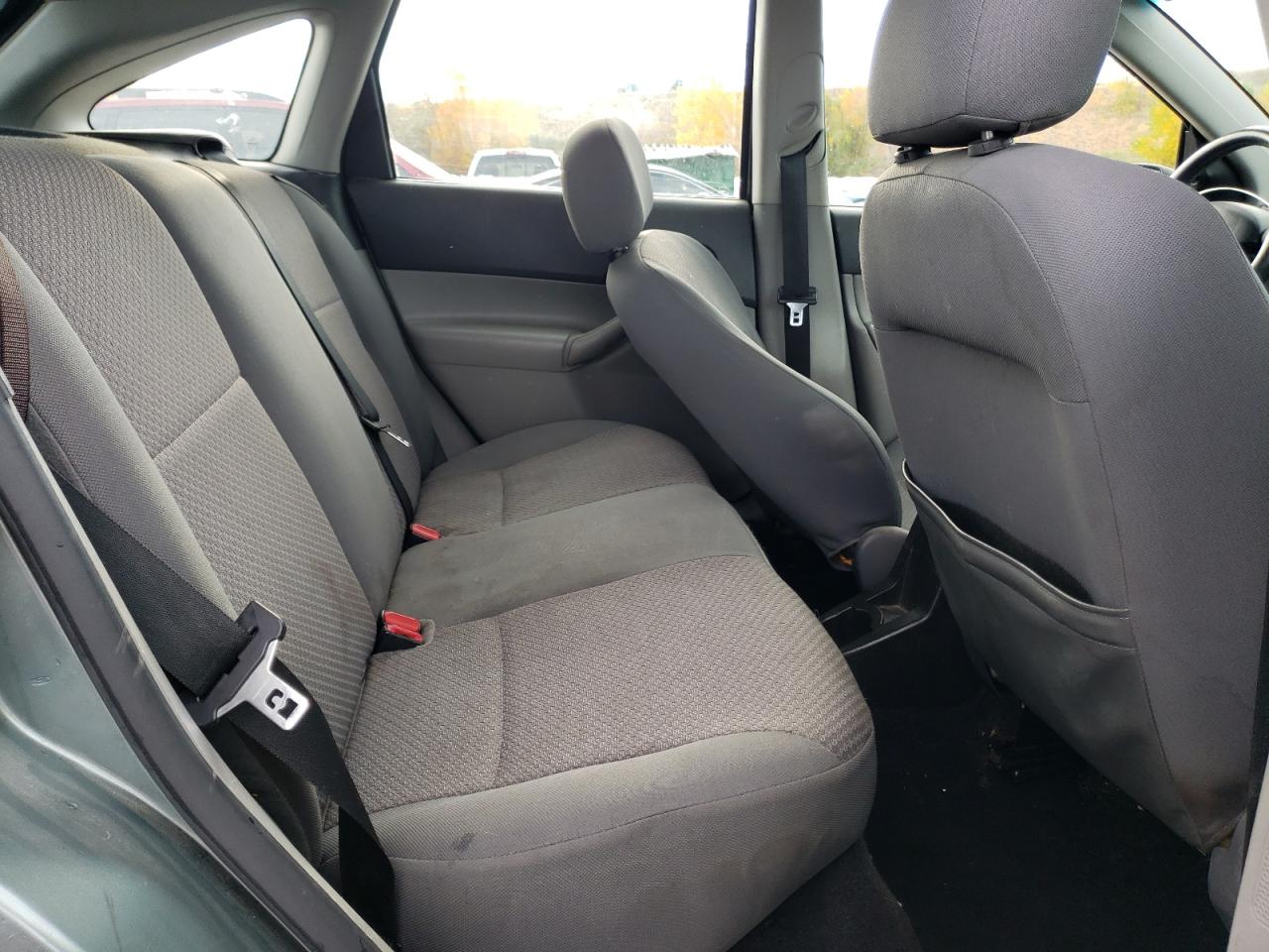 2005 Ford Focus VIN 3FAFP37N65R156999 Copart auction photo, rear end / hail damage thumbnail 10