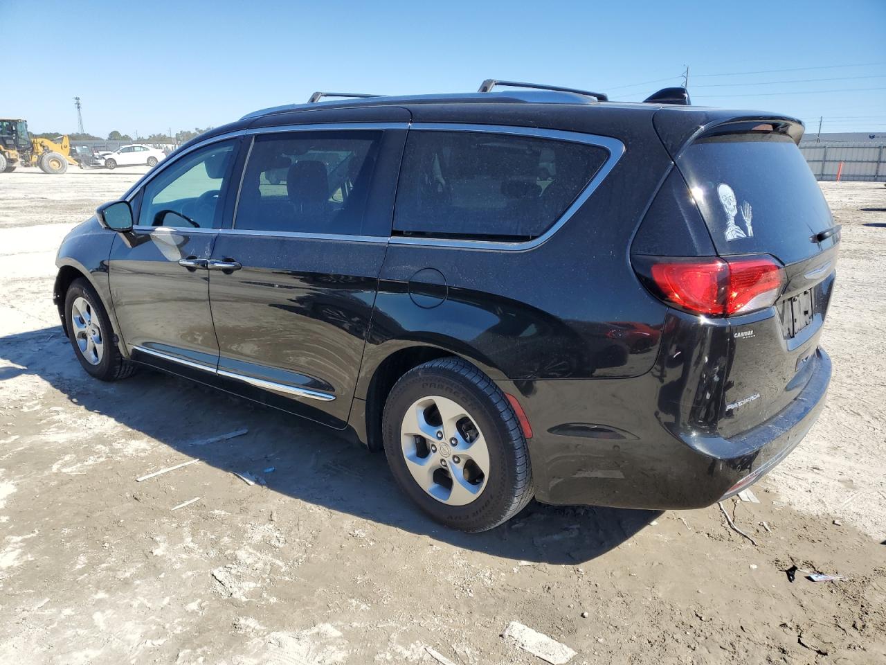 2017 Chrysler Pacifica VIN 2C4RC1EG9HR663997 Copart auction photo, front end damage thumbnail 2
