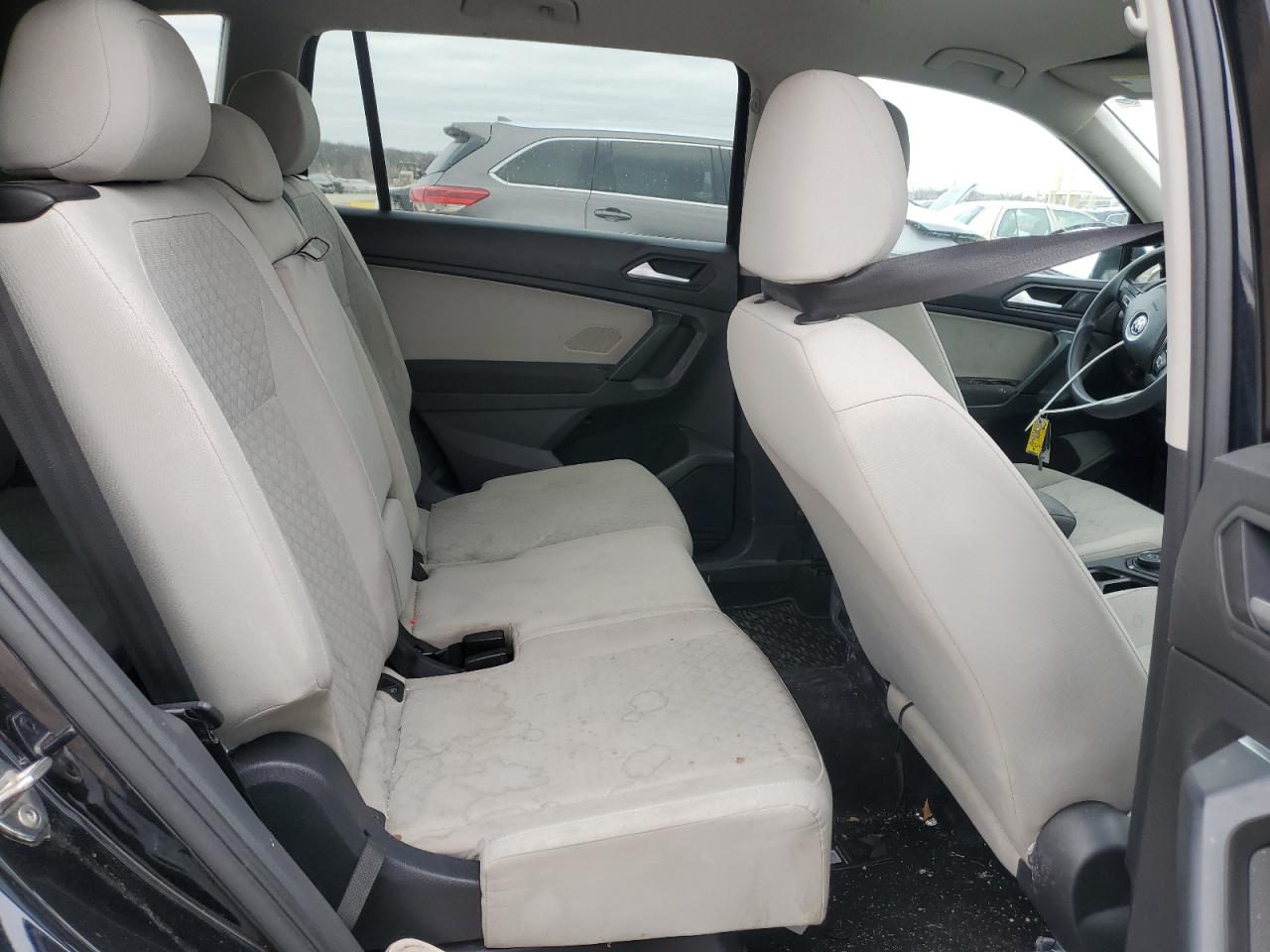 2019 Volkswagen Tiguan VIN 3VV0B7AX0KM142154 Copart auction photo, vandalism damage thumbnail 11