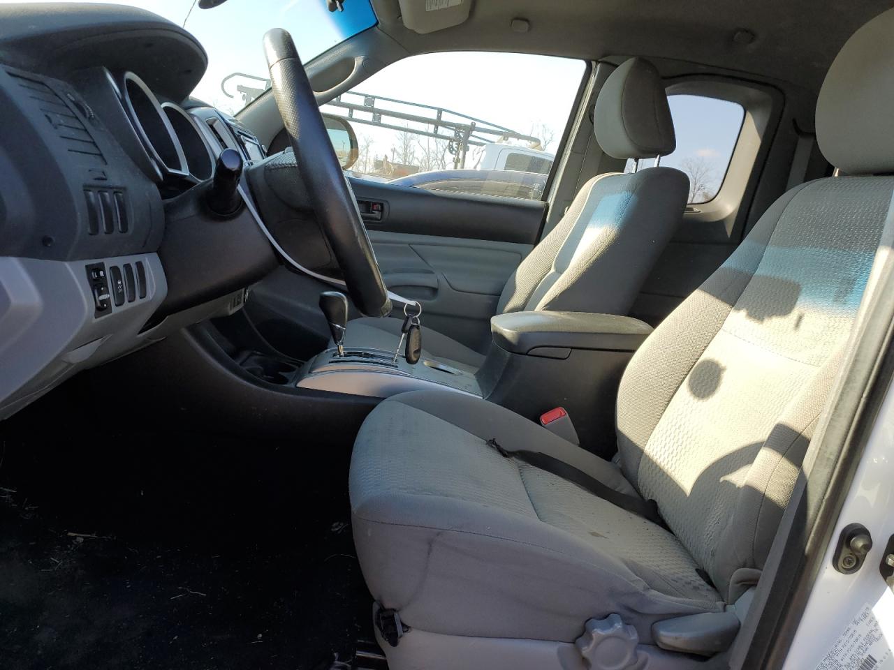 2015 Toyota Tacoma VIN 5TFTX4CN7FX060008 Copart auction photo, minor dent/scratches damage thumbnail 7
