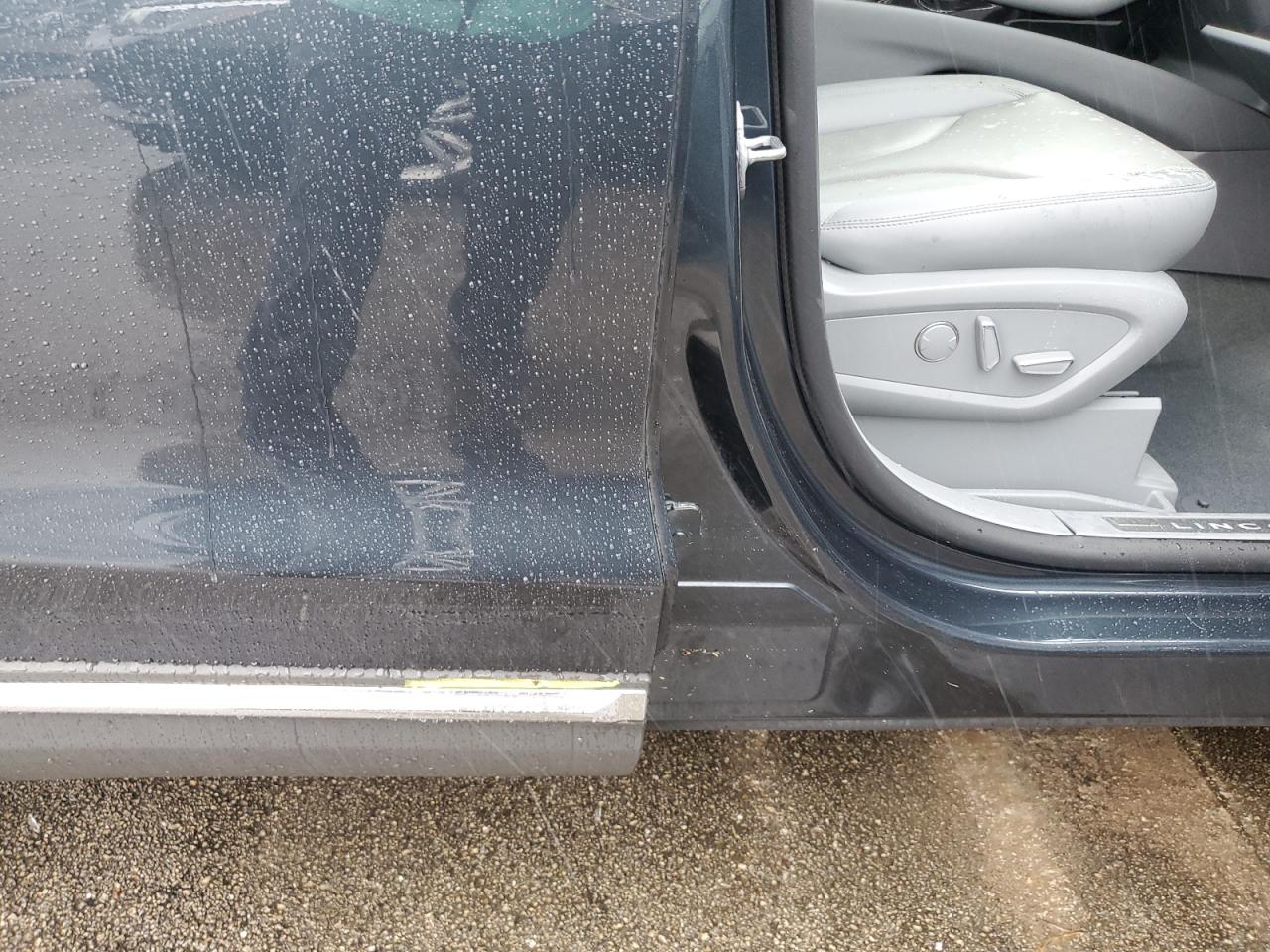 2022 Lincoln Nautilus VIN 2LMPJ6K90NBL12139 Copart auction photo, water/flood damage thumbnail 13
