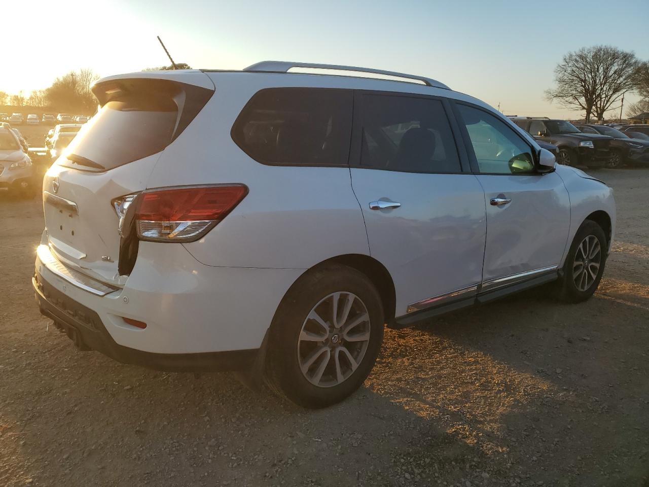 2014 Nissan Pathfinder VIN 5N1AR2MN8EC617420 Copart auction photo, rear end damage thumbnail 3