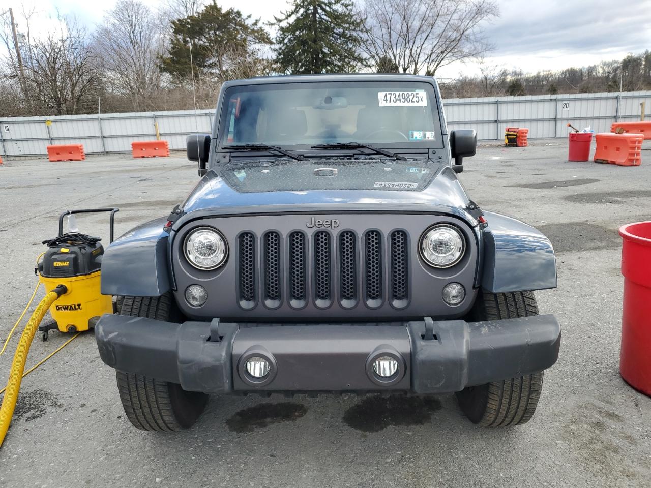 2017 Jeep Wrangler VIN 1C4BJWDG2HL596058 Copart auction photo, side / rear end damage thumbnail 5