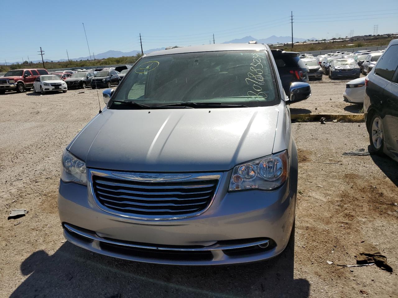 2015 Chrysler Town & Country VIN 2C4RC1CG5FR601609 Copart auction photo, minor dent/scratches damage thumbnail 5