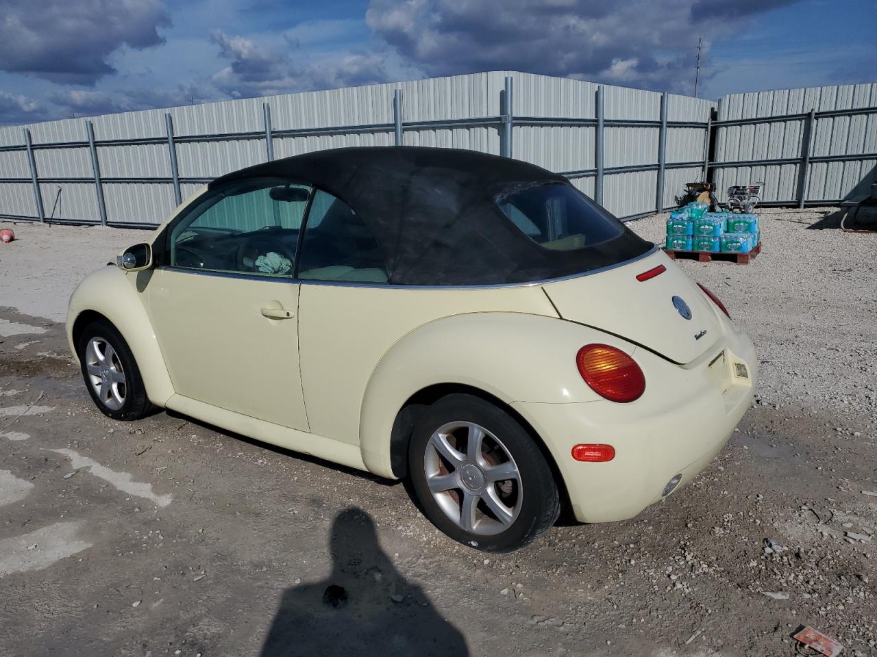 2004 Volkswagen Beetle VIN 3VWCD21YX4M302400 Copart auction photo, front end damage thumbnail 2