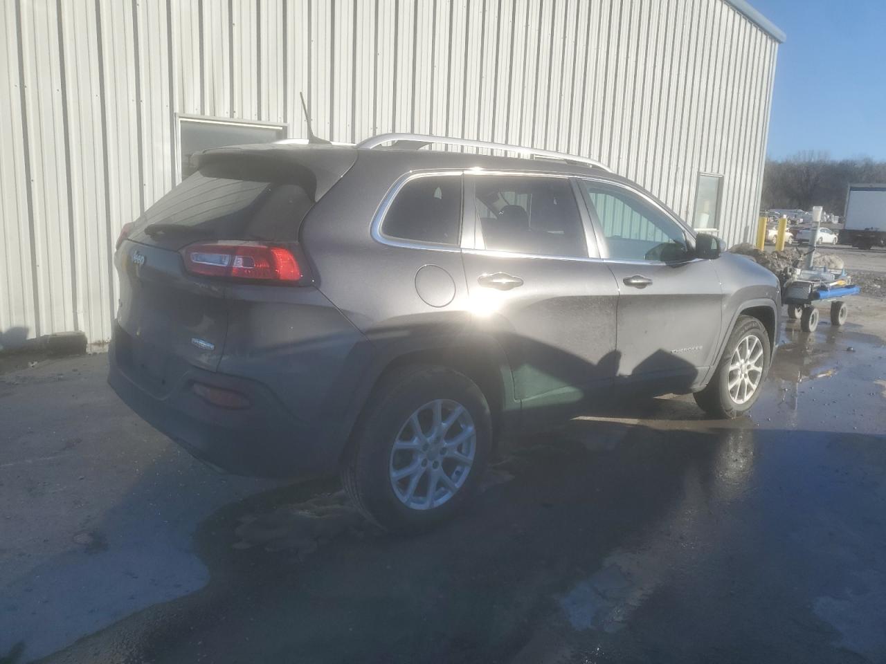 2017 Jeep Grand Cherokee VIN 1C4PJMCS3HW644794 Copart auction photo, front end damage thumbnail 3