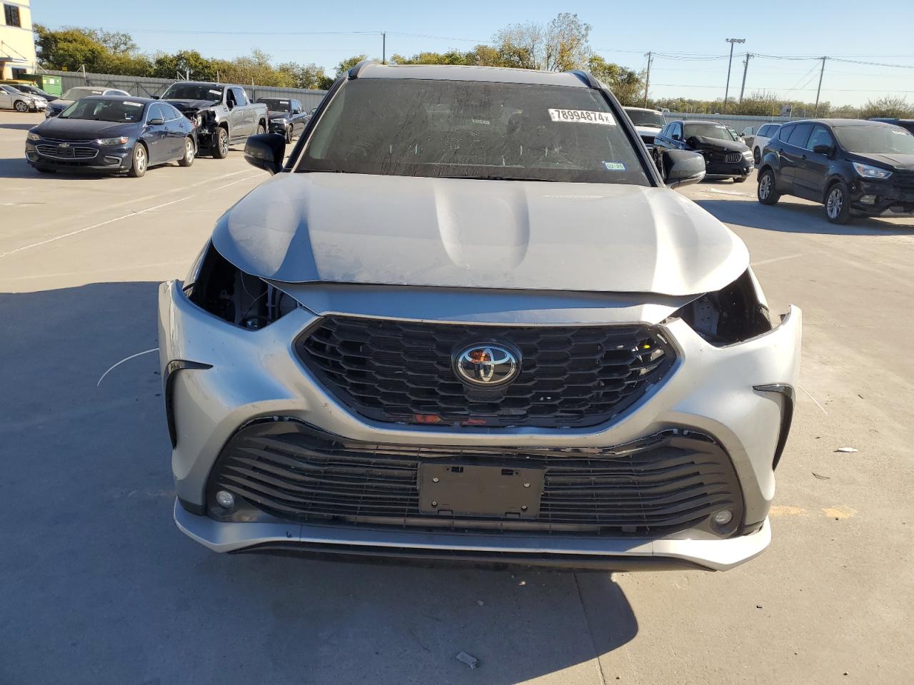 2022 Toyota Highlander VIN 5TDLZRAH3NS111092 Copart auction photo, front end damage thumbnail 5