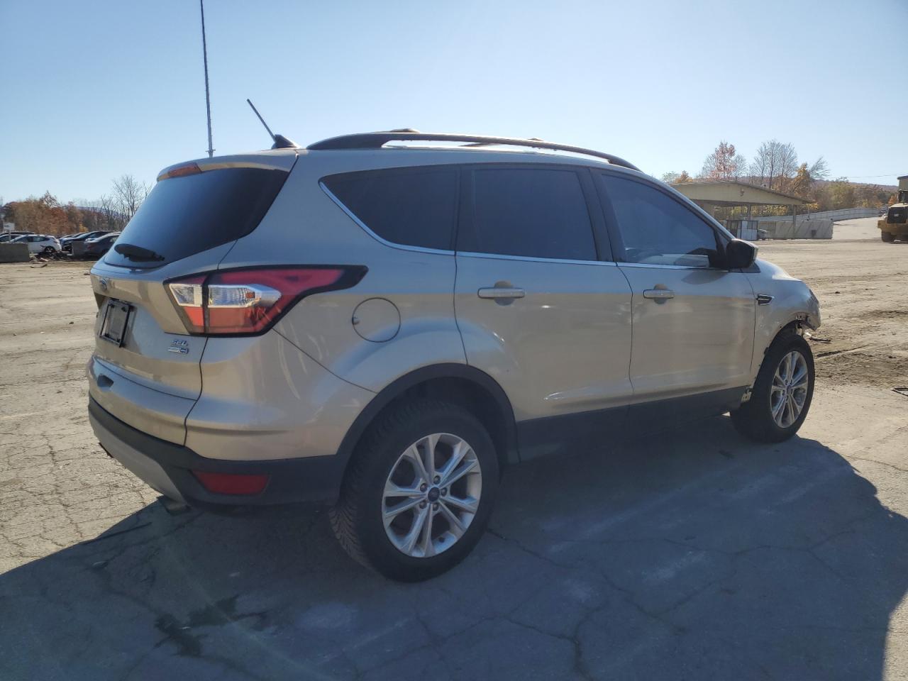 2018 Ford Escape VIN 1FMCU9HD0JUB01784 Copart auction photo, front end / minor dent/scratches damage thumbnail 3