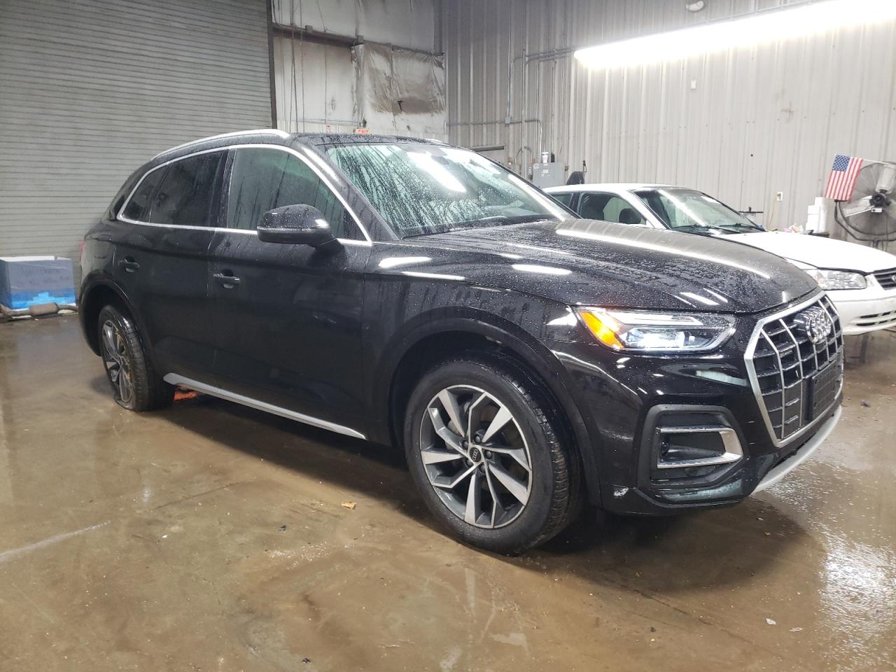 2021 Audi Q5 VIN WA1BAAFY8M2058144 Copart auction photo, side / rear end damage thumbnail 4