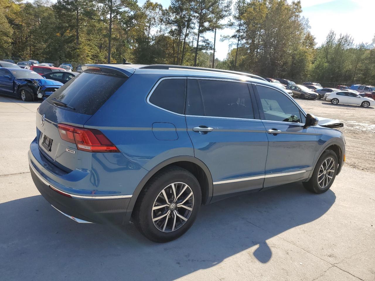 2020 Volkswagen Tiguan VIN 3VV2B7AX9LM092655 Copart auction photo, front end damage thumbnail 3